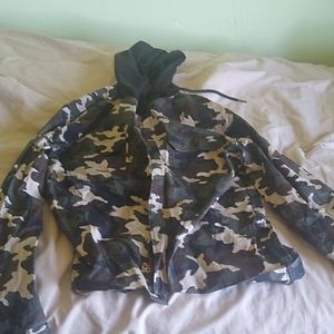 NO BOUNDARIES camo jacket